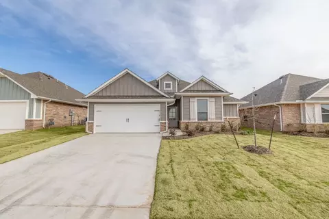 12449 SW 30th St, Yukon, OK 73099