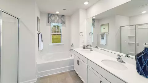 Bath - 3827 Maxwell Henry Ln NW, Conover, NC 28613 photo 6 of 10