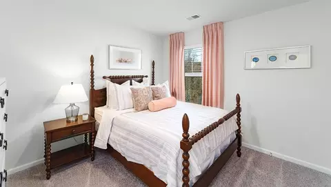 Bedroom - 3827 Maxwell Henry Ln NW, Conover, NC 28613 photo 14 of 15