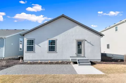 Exterior - 6417 Vernon Dr, Eagle Mountain, UT 84005 photo 4 of 12