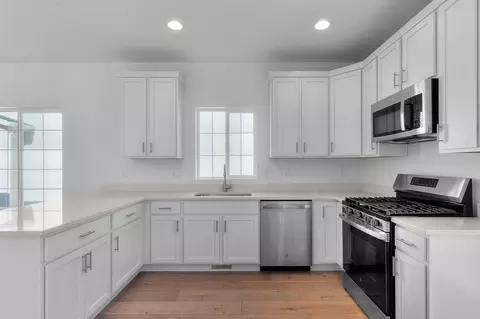 Kitchen - 6417 Vernon Dr, Eagle Mountain, UT 84005 photo 1 of 4