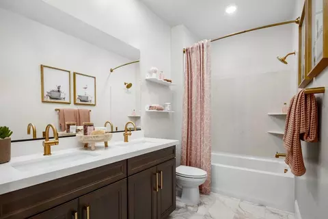 Bath - 4019 Marshall Rd, Vacaville, CA 95687 photo 1 of 2