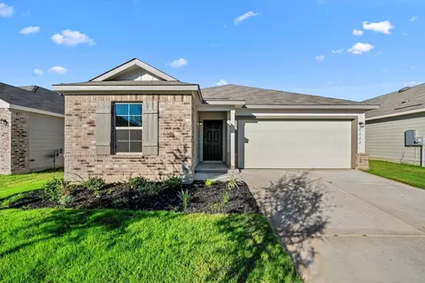 Exterior - 13514 Piscina Ave, Von Ormy, TX 78073 photo 2 of 7