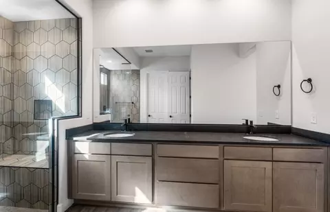 Bath - 16730 W El Cortez Pl, Surprise, AZ 85387 photo 2 of 5
