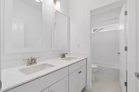 Bath - 24 Tee Pl, Neptune, NJ 07753 photo 2 of 4