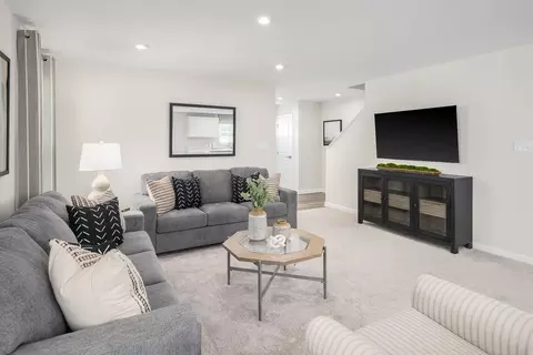 Living - 3918 Murphy Dr, Mchenry, IL 60050 photo 1 of 1