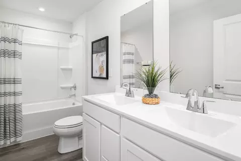Bath - 3918 Murphy Dr, Mchenry, IL 60050 photo 3 of 3