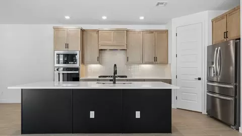Kitchen - 2327 N 29th St, Phoenix, AZ 85008 photo 2 of 3