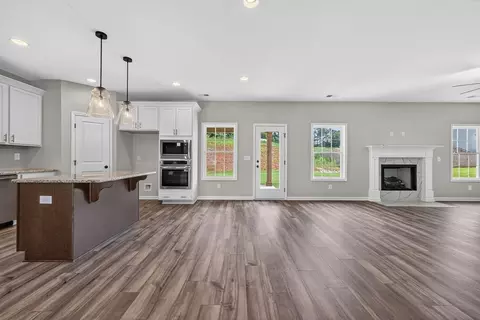 Living - 101 Beaver Crk, Lagrange, GA 30241 photo 1 of 2