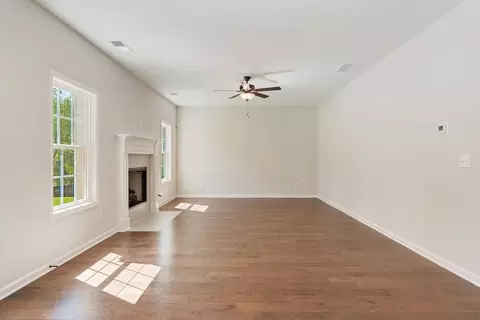 Living - 102 Beaver Creek Way, Lagrange, GA 30241 photo 2 of 5
