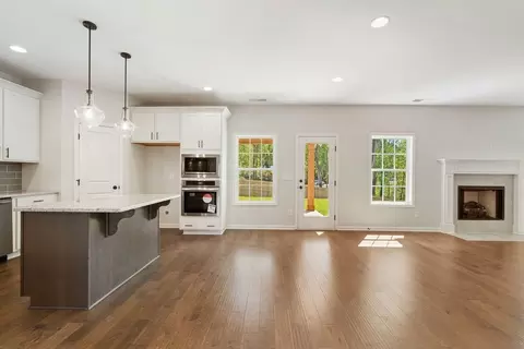 Living - 102 Beaver Creek Way, Lagrange, GA 30241 photo 5 of 5