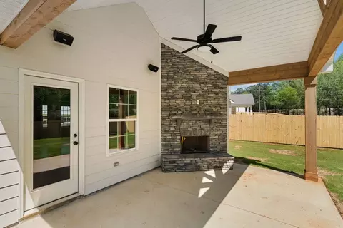 Exterior - 102 Beaver Creek Way, Lagrange, GA 30241 photo 6 of 15