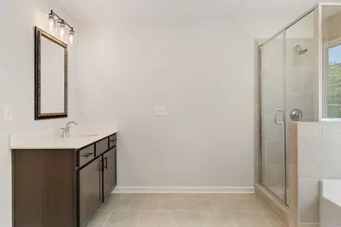 Bath - 102 Beaver Creek Way, Lagrange, GA 30241 photo 3 of 3