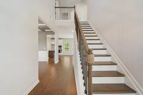 Entry Way - 102 Beaver Creek Way, Lagrange, GA 30241 photo 6 of 9
