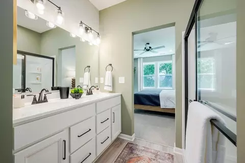 Bath - 175 Westwoods Rd, Wright City, MO 63390 photo 1 of 4