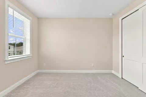 424 Marina Louis Pt, Sanford, FL 32771