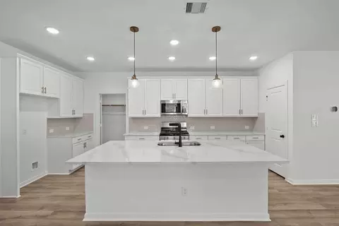 Kitchen - 1520 Casting Rdg, Mesquite, TX 75181 photo 1 of 5