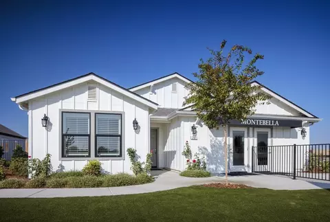 Exterior - 701 S Plum Ct, Dinuba, CA 93618 photo 10 of 11