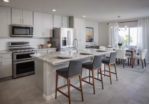 Kitchen - 701 S Plum Ct, Dinuba, CA 93618 photo 5 of 6