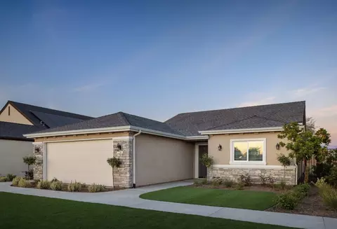 Exterior - 701 S Plum Ct, Dinuba, CA 93618 photo 4 of 11