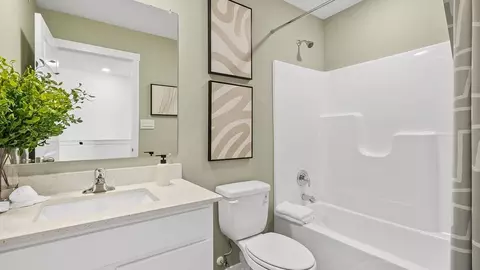 Bath - 511 E 120th Pl, Crown Point, IN 46307 photo 2 of 8