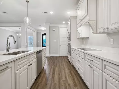 13509 Garland Rd, Ocean Springs, MS 39564