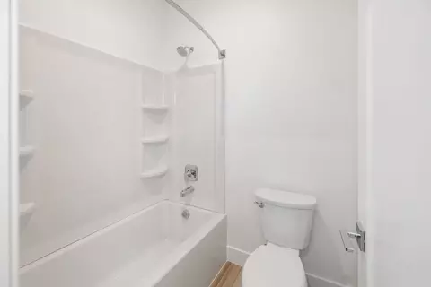 Bath - 114 Tracy Dr, Windsor, CA 95492 photo 2 of 9