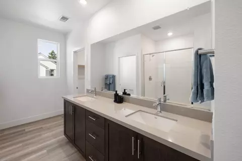 Bath - 114 Tracy Dr, Windsor, CA 95492 photo 1 of 9