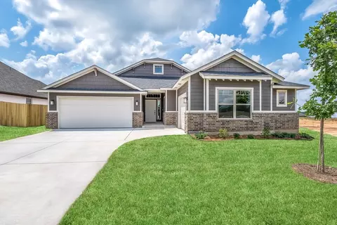Exterior - 16140 Tall Grass Dr, Moore, OK 73170 photo 12 of 17