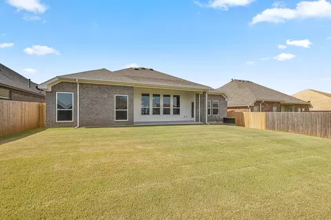 Exterior - 16140 Tall Grass Dr, Moore, OK 73170 photo 6 of 17