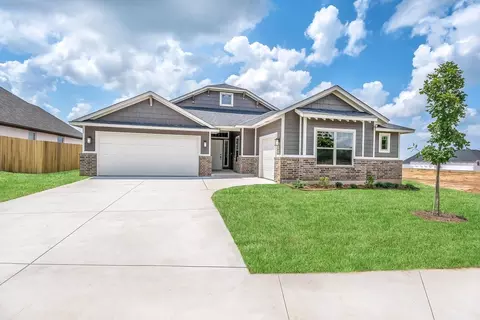 Exterior - 16140 Tall Grass Dr, Moore, OK 73170 photo 11 of 17