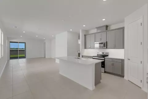 Kitchen - 8124 Sunny Point Trl, Parrish, FL 34219 photo 1 of 9