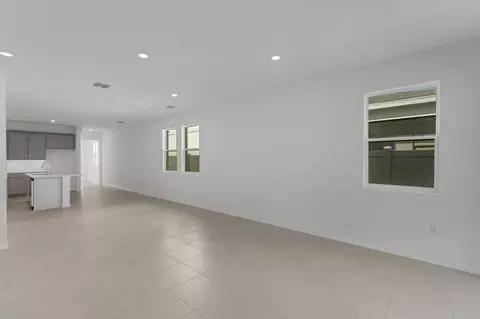 Living - 8124 Sunny Point Trl, Parrish, FL 34219 photo 6 of 9