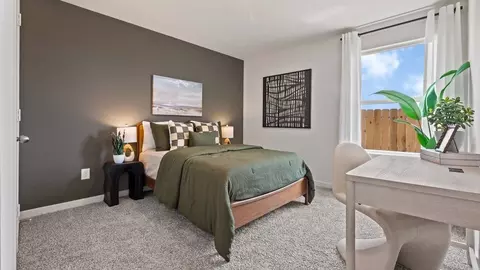 Bedroom - 1004 Switchgrass Ct, Sealy, TX 77474 photo 5 of 11