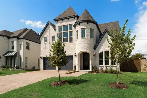 Exterior - 1906 Skip Ave, Irving, TX 75062 photo 7 of 10