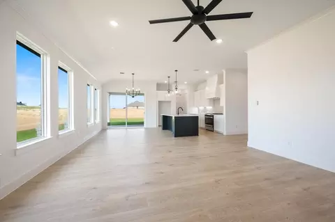 Living - Prather Road, Springtown, TX 76082 photo 3 of 4