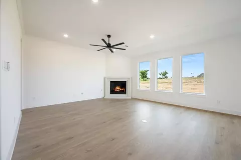 Living - Prather Road, Springtown, TX 76082 photo 1 of 4