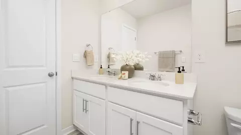 Bath - 1116 Secrest Commons Dr, Monroe, NC 28112 photo 4 of 7