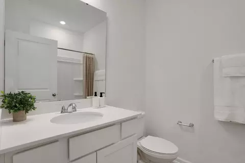 Bath - 182 Brook Forest Dr, Saint Augustine, FL 32092 photo 2 of 3