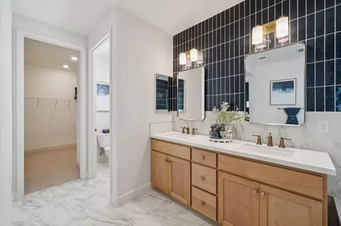 Bath - 697 W Cliff St, Oakley, CA 94561 photo 2 of 2