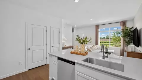 Kitchen - 16855 E Kettle Cir S, Centennial, CO 80016 photo 3 of 5
