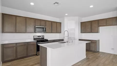 Kitchen - 9453 S Caballo Dr, Apache Junction, AZ 85120 photo 1 of 9