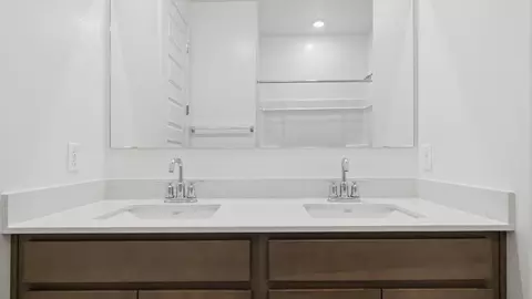 Bath - 9453 S Caballo Dr, Apache Junction, AZ 85120 photo 3 of 14