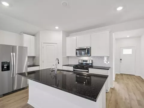 137 Maple Hedge Rd, Hutto, TX 78634