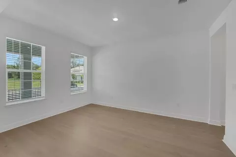 Living - 4435 Firefly Ln, Saint Cloud, FL 34772 photo 3 of 4