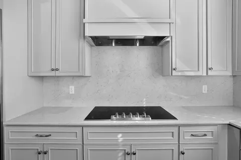 Kitchen - 960 Summit Way W, Madera, CA 93636 photo 3 of 6