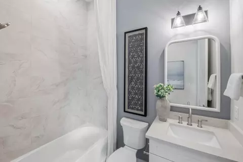 Bath - 8225 Nilsa Pl, Davie, FL 33328 photo 2 of 2