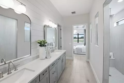 Bath - 8225 Nilsa Pl, Davie, FL 33328 photo 1 of 2