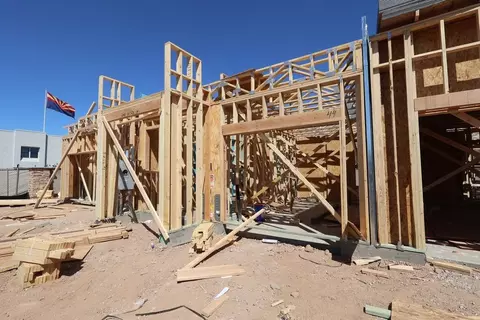 Exterior - 5647 S 35th Way, Phoenix, AZ 85040 photo 2 of 6
