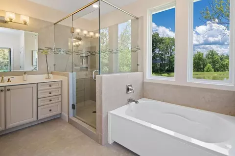 Bath - 998 Traemore Pl, Union, KY 41091 photo 3 of 3